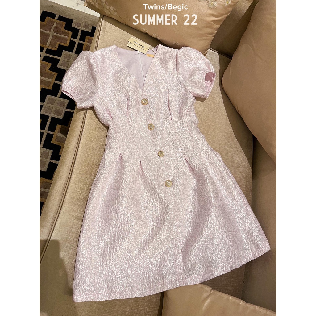 Váy gấm khuy đá (Purple brocade dress)