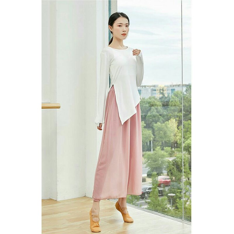 # A13 | Áo tập múa xẻ tà dài tay xỏ ngón - Đồ Múa Tuệ Nhiên