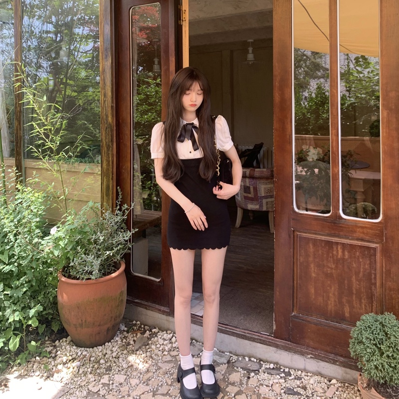 (ORDER) Váy cộc tay cổ đính nơ phối 2 màu đen trắng style Hàn Quốc búp bê đáng yêu