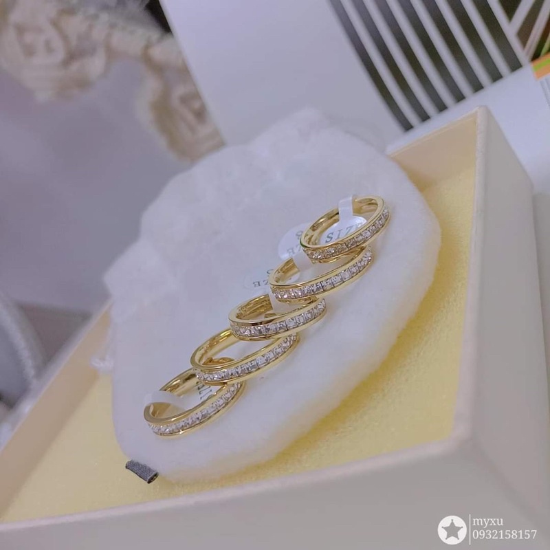 Nhẫn titan full đá balet không đen, không phai màu