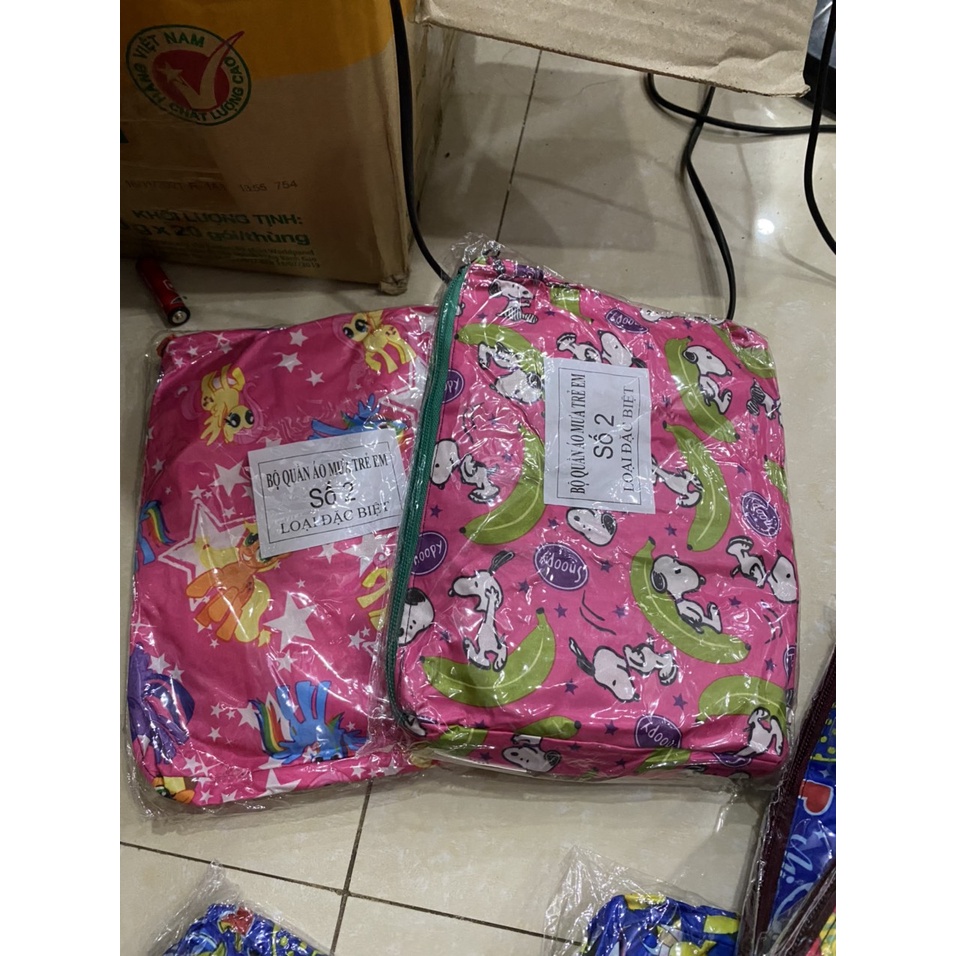 Áo Mưa Bộ Trẻ Em Cho Các Bé Từ 3 Tuổi Đến 10 Tuổi