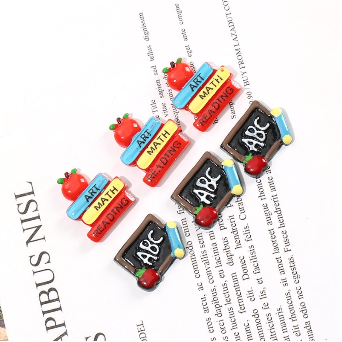 Charm sách vở English và bảng đen cho các bạn trang trí vỏ ốp điện thoại, dán Jibbitz, DIY