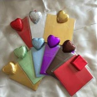 Tập 100 tờ giấy gói kẹo socola 10x10cm