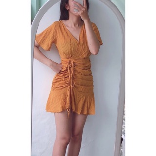 (Ảnh thật )Đầm rút dây eo xốp vàng sexy ạ