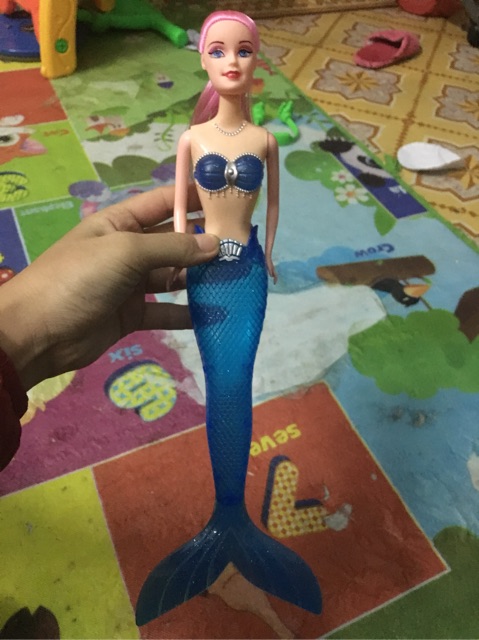 Búp bê người cá phát sáng