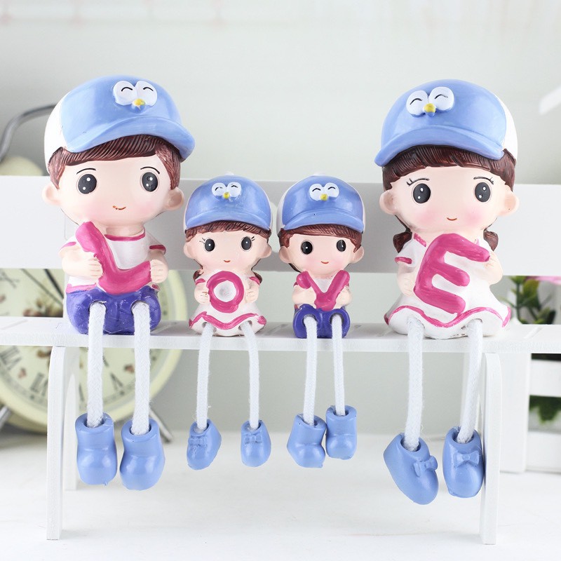 Set gia đình búp bê LOVE trang trí tủ kệ xinh xắn