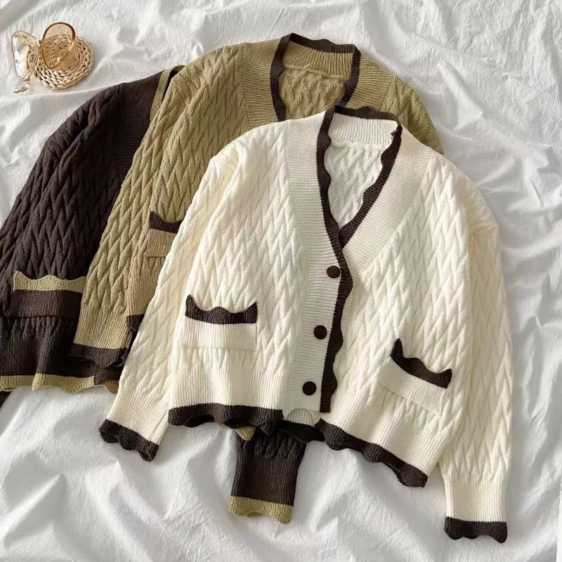 Áo len phối viền siêu nhẹ mềm mịn | BigBuy360 - bigbuy360.vn