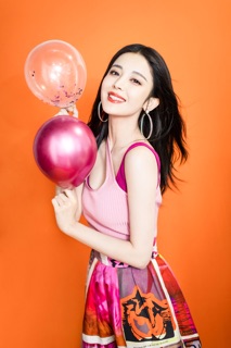 Áo thun dây chéo Cổ Lực Na Trát
