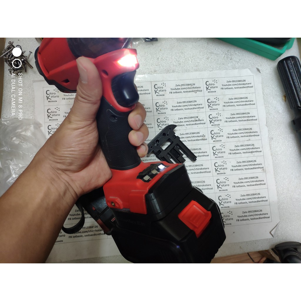 Đế chuyển pin máy khoan, vit Milwaukee M18 sang dùng hộp pin cài Makita