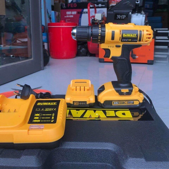 Máy khoan pin 24v dewalt