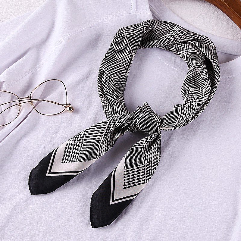 Mô tả Khăn bandana quấn làm áo Blackpink cao cấp 70 70x70cm: - Size chuẩn khăn lụa vuông 90x90 cm - Khăn lụa bandana hàn