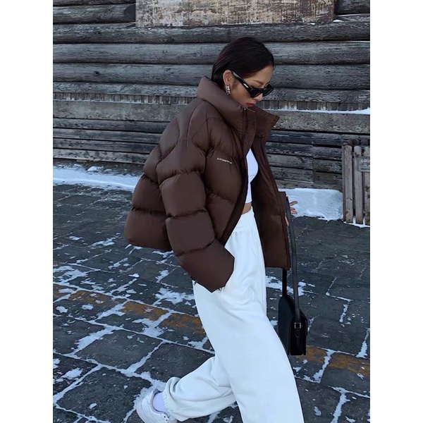 Áo phao béo dáng ngắn in chữ