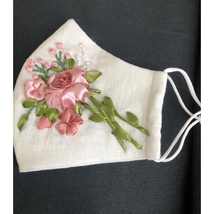 Khẩu trang thêu tay vải linen