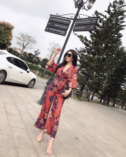 Jum hoa cổ chữ V