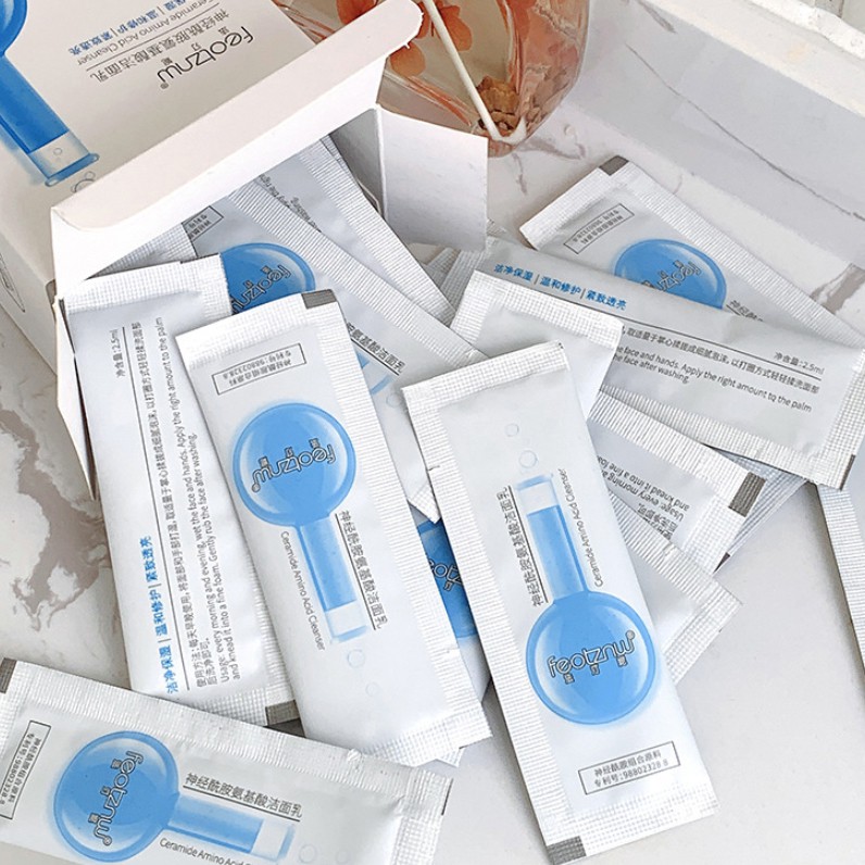 Sữa rửa mặt Feotznw Ceramide Amino Acid Cleanser dưỡng ẩm làm sạch lỗ chân lông 2.5ml