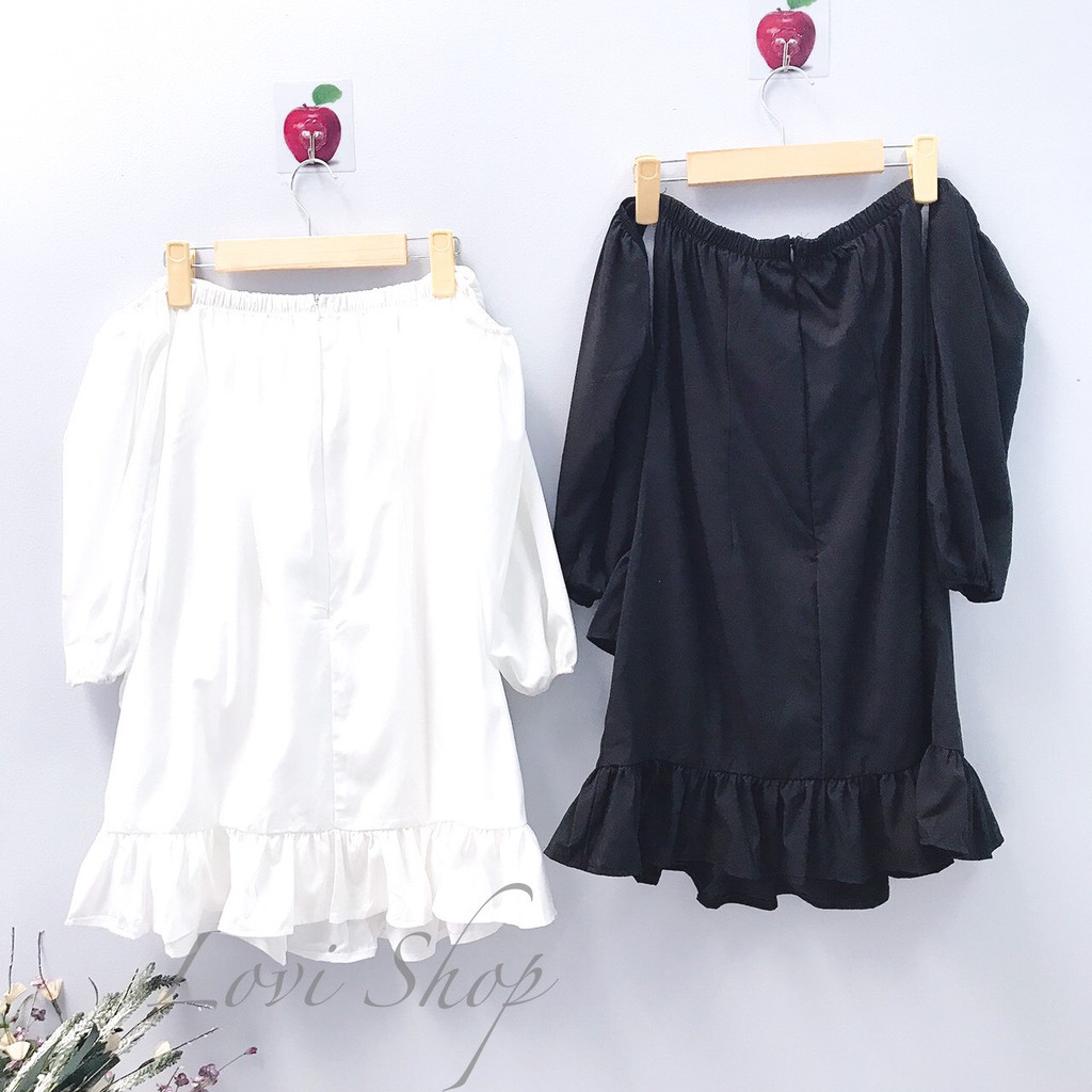 Đầm nhún ngực trễ vai có hai màu trắng và đen