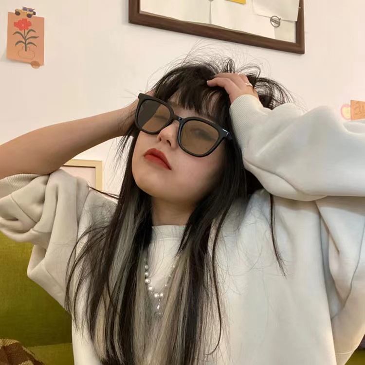 Kính Râm Nữ Gọng Đen Tròng Nâu Chống Tia Cực Tím
