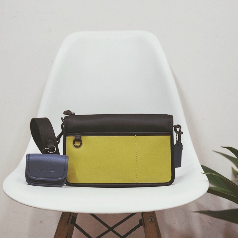 Túi nam đeo chéo Coach Heritage độc lạ
