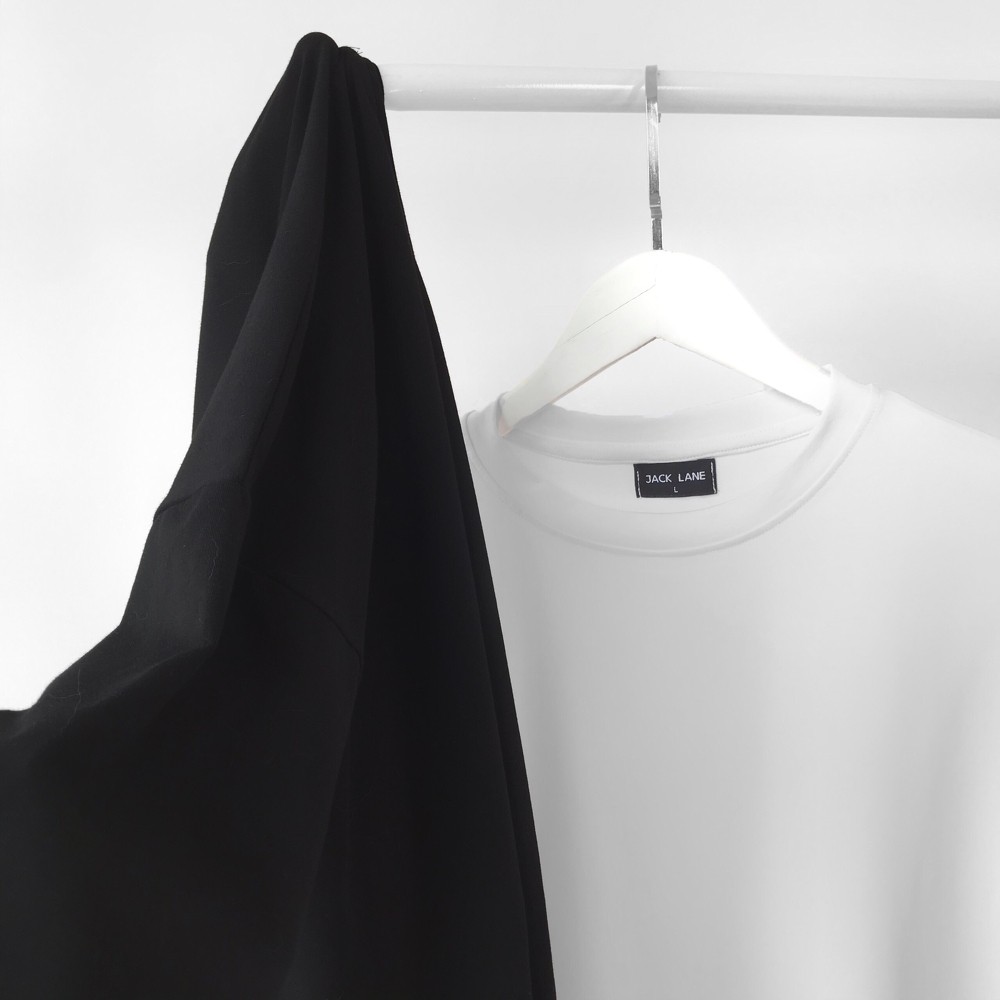 Áo phông xẻ tà unisex ODIN dành cho nam nữ, áo thun dáng basic tay lỡ form rộng chất thun mềm thỏa mái năng động | BigBuy360 - bigbuy360.vn