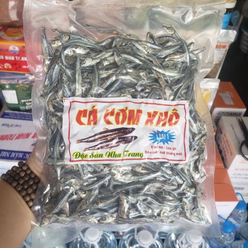 Cá cơm khô, khô cá cơm săn không đầu Nha Trang, gói 500 gram - Seavy