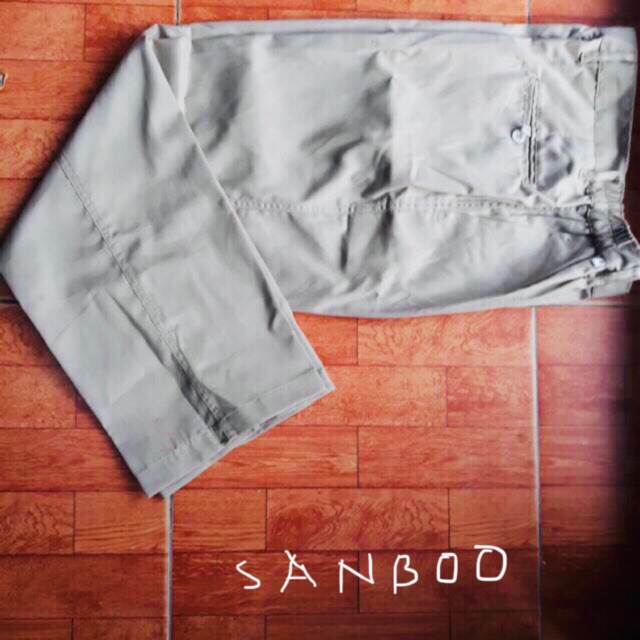 Quần kaki bán lẻ