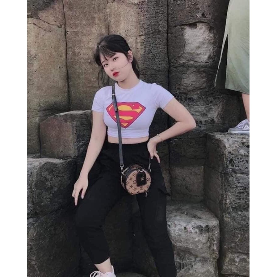 áo croptop in hình mặt tam giác siêu nhân cực xinh tươi