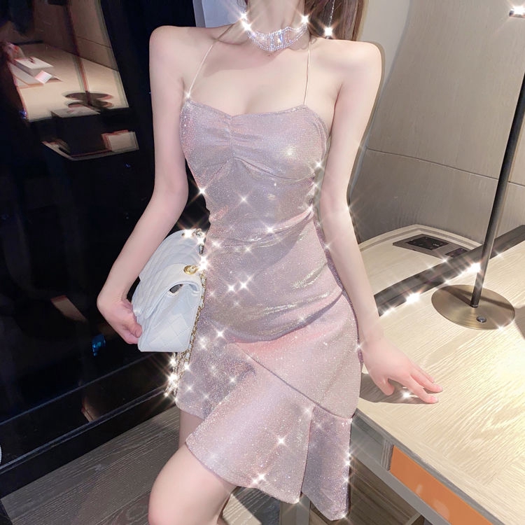 Đầm dáng ngắn hai dây cổ yếm ôm dáng quyến rũ cho nữ | BigBuy360 - bigbuy360.vn