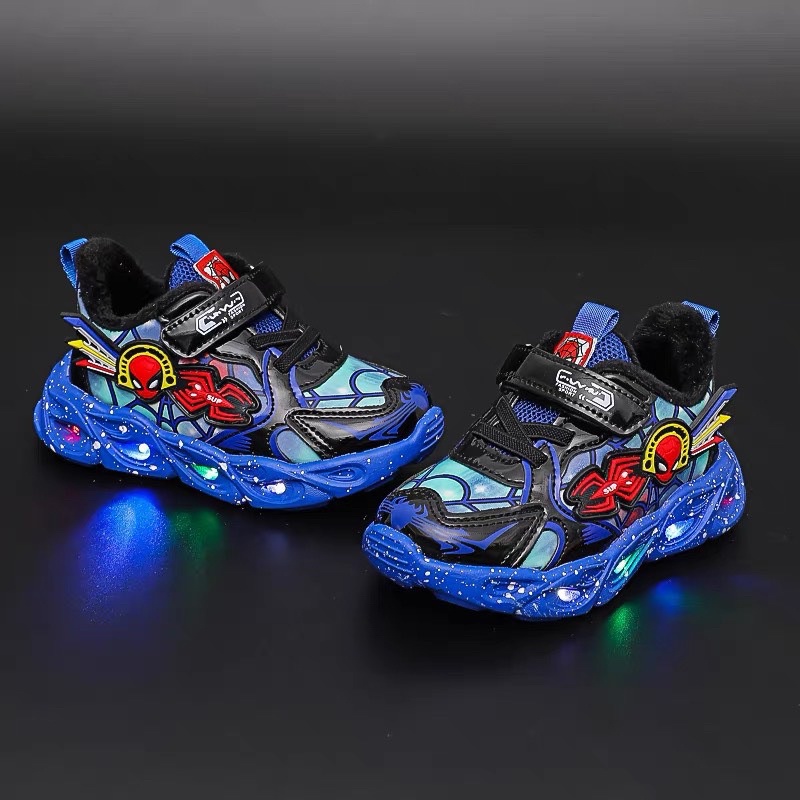 Giầy thể thao siêu nhân spiderman cho bé trai, có đèn led và quai dán đế mềm êm chân Babybees (sz21-sz30) S15