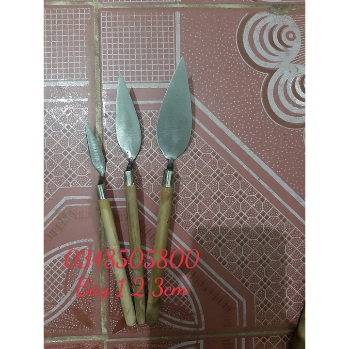 Bay đắp phù điêu