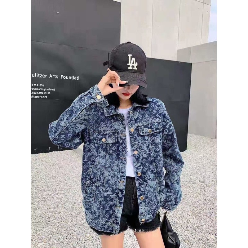 Áo khoác bò vải denim in logo có túi ngực phía trước louis vuitton LV