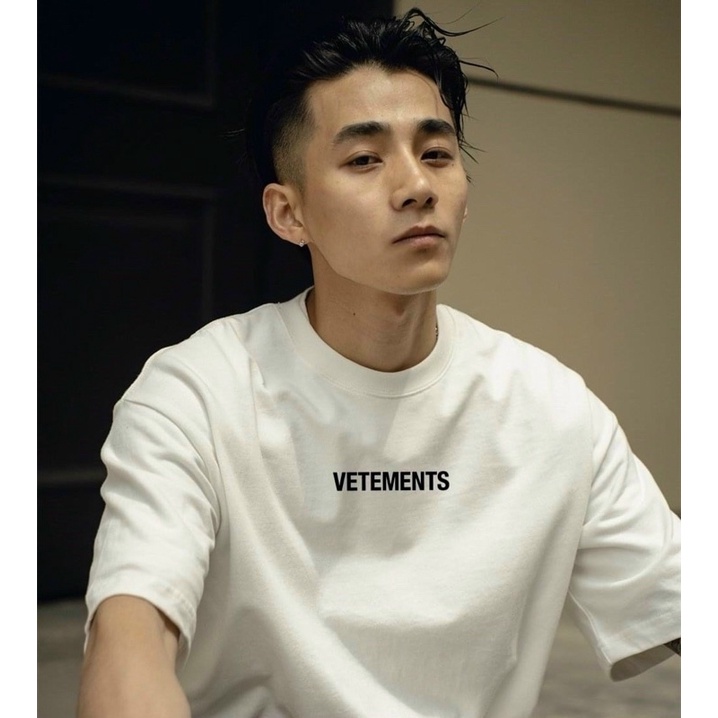 Áo tay lỡ in chữ VETEMENTS có 2 màu trắng/đen
