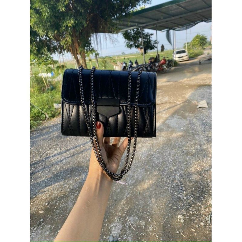 [NEW] Túi đeo chéo🔥 FREESHIP 🔥 Túi đeo chéo khóa vuông đen trần chỉ kẻ chéo siêu đẹp | BigBuy360 - bigbuy360.vn