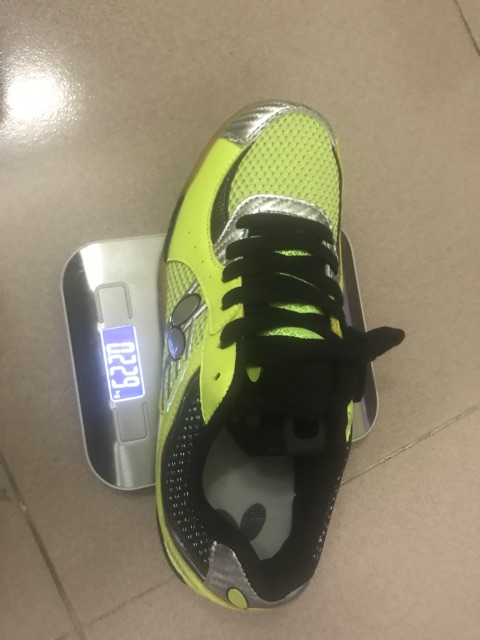 Giày bóng bàn bướm