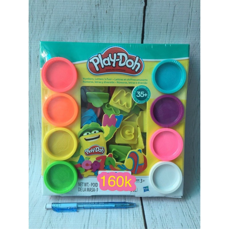 Hộp 8 màu đất nặn Play-Doh và khuôn in chữ cái