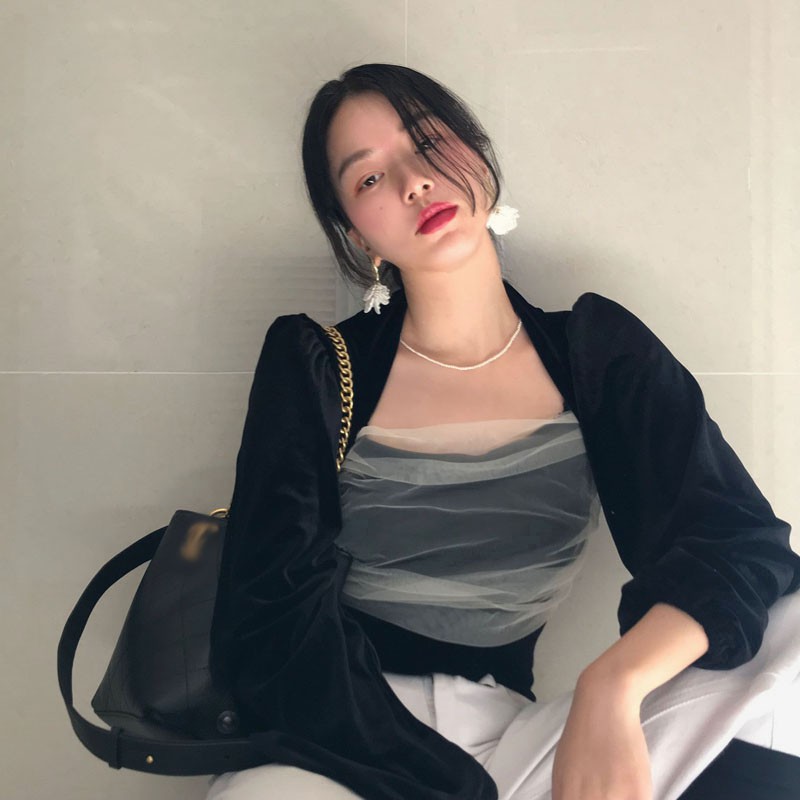 Áo kiểu nữ nhung dài tay phồng cổ vuông phối voan ngực sexy sang chảnh style retro Hàn Quốc
