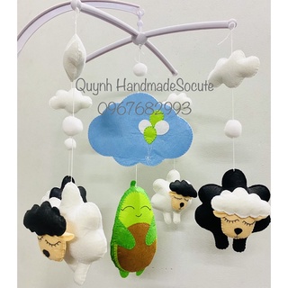 Treo nôi Cừu Trắng đen cho bé