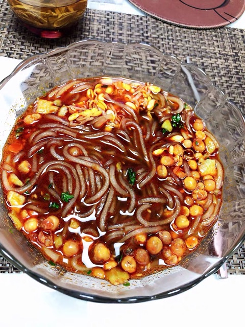 Có sẵn dạng ly và gói- Miến chua cay Trùng Khánh Lý Tử Thất gói 252g | BigBuy360 - bigbuy360.vn