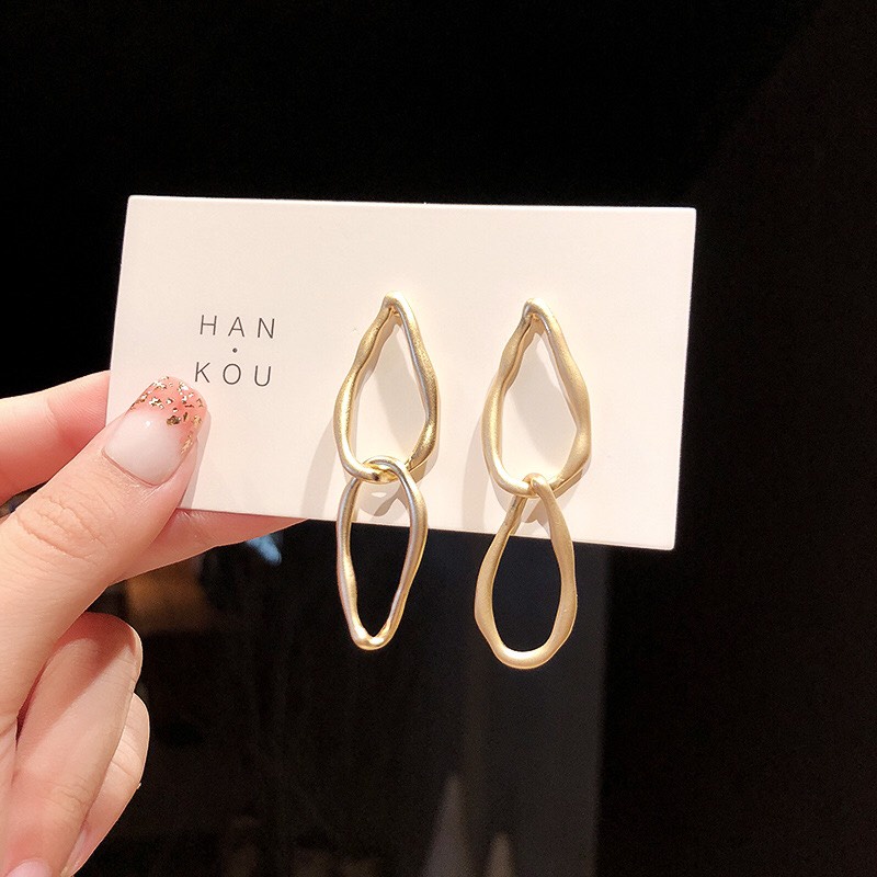 Bông Tai Hợp Kim Không Gỉ Dạng Vòng Sang Trọng Nổi Bật Phong Cách Hàn Quốc Dobi B11