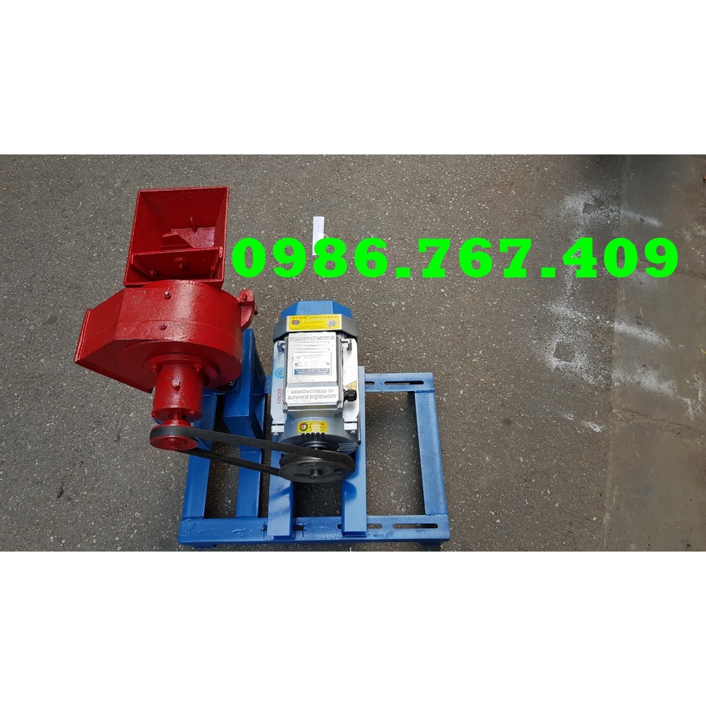 Máy nghiền tam thất, dược liệu thân cành củ thành bột mịn công nghiệp