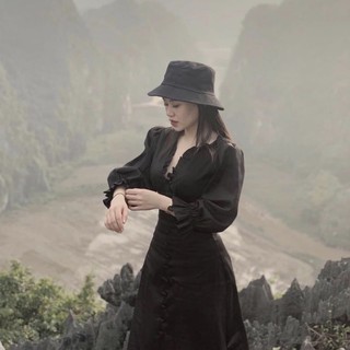Đầm trắng nhúng ngực nút bọc (kèm hình thật)