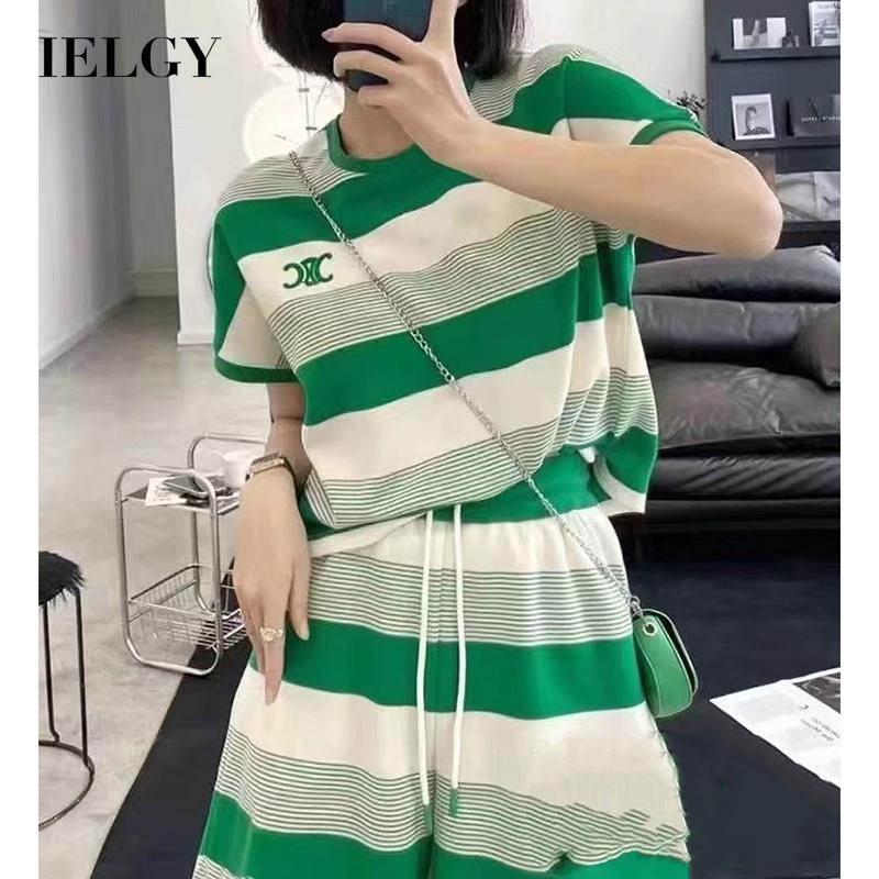 Bộ áo thun cổ tròn + quần short họa tiết kẻ sọc màu sắc tương phản IELGY thời trang cho nữ