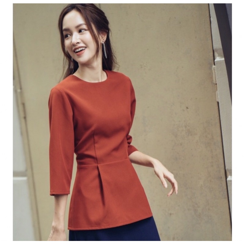 Áo sơmi Reecer chất liệu trượt nhung màu đỏ hiệu Oyster and snail tay lỡ kéo khóa