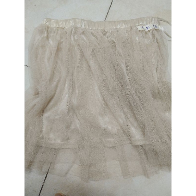 chân váy lưới
