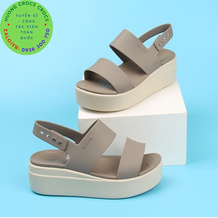 GIÀY SANDAL NHỰA ĐẾ CAO 4.5CM CROCS BLOOKLYN LOW NỮ MÀU KEM hàng chuẩn xịn full box