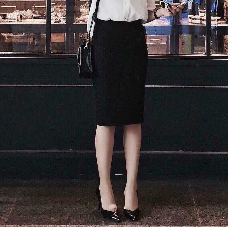 Chân váy bút chì xẻ sau Minz | BigBuy360 - bigbuy360.vn