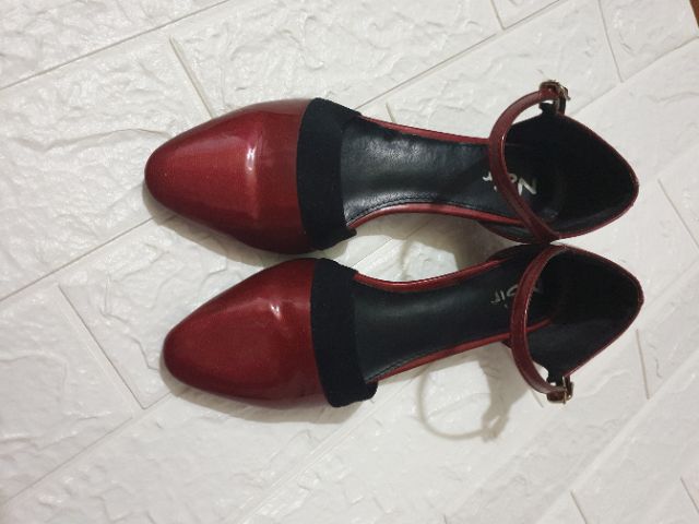 Giày thương hiệu