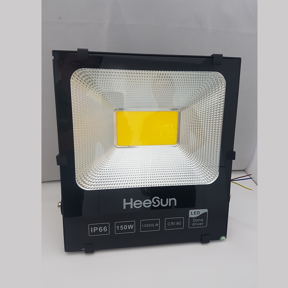 Đèn led pha 150W chiếu sáng ngoài trời, chiếu sáng nhà xưởng, công viên, sân cầu lông, chiếu sáng sân vườn