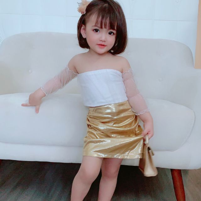 Mít sự .....