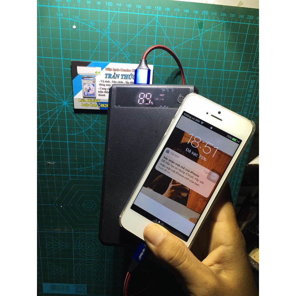 sạc dự phòng 18000mAh ( vỏ nhựa - hỗ trợ sạc 2A )