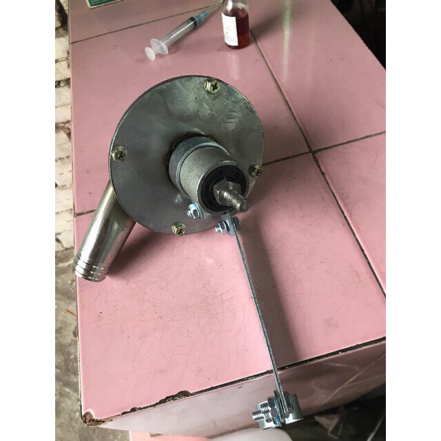 Đầu Bơm nước Inox gắn vào máy cắt cỏ